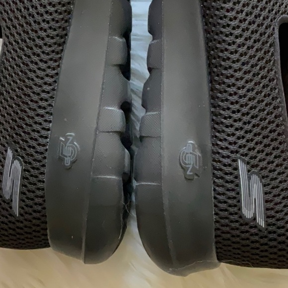 Skechers Performance GOGA Max Go Walk Max Slip On Sneakers Men’s Black Size 9.5 - Picture 10 of 11